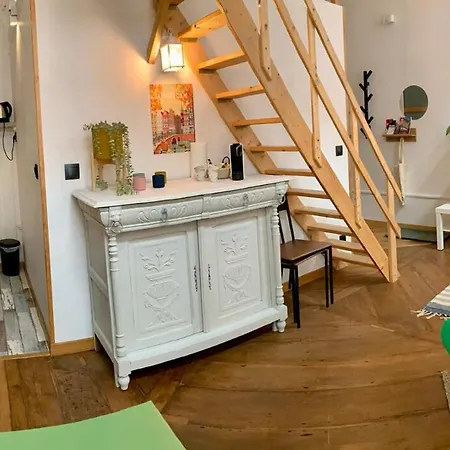 With Mezzanine ليل