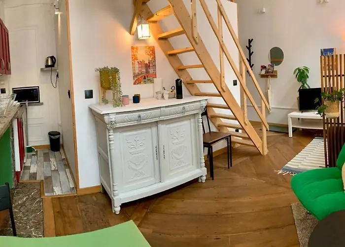 With Mezzanine ليل